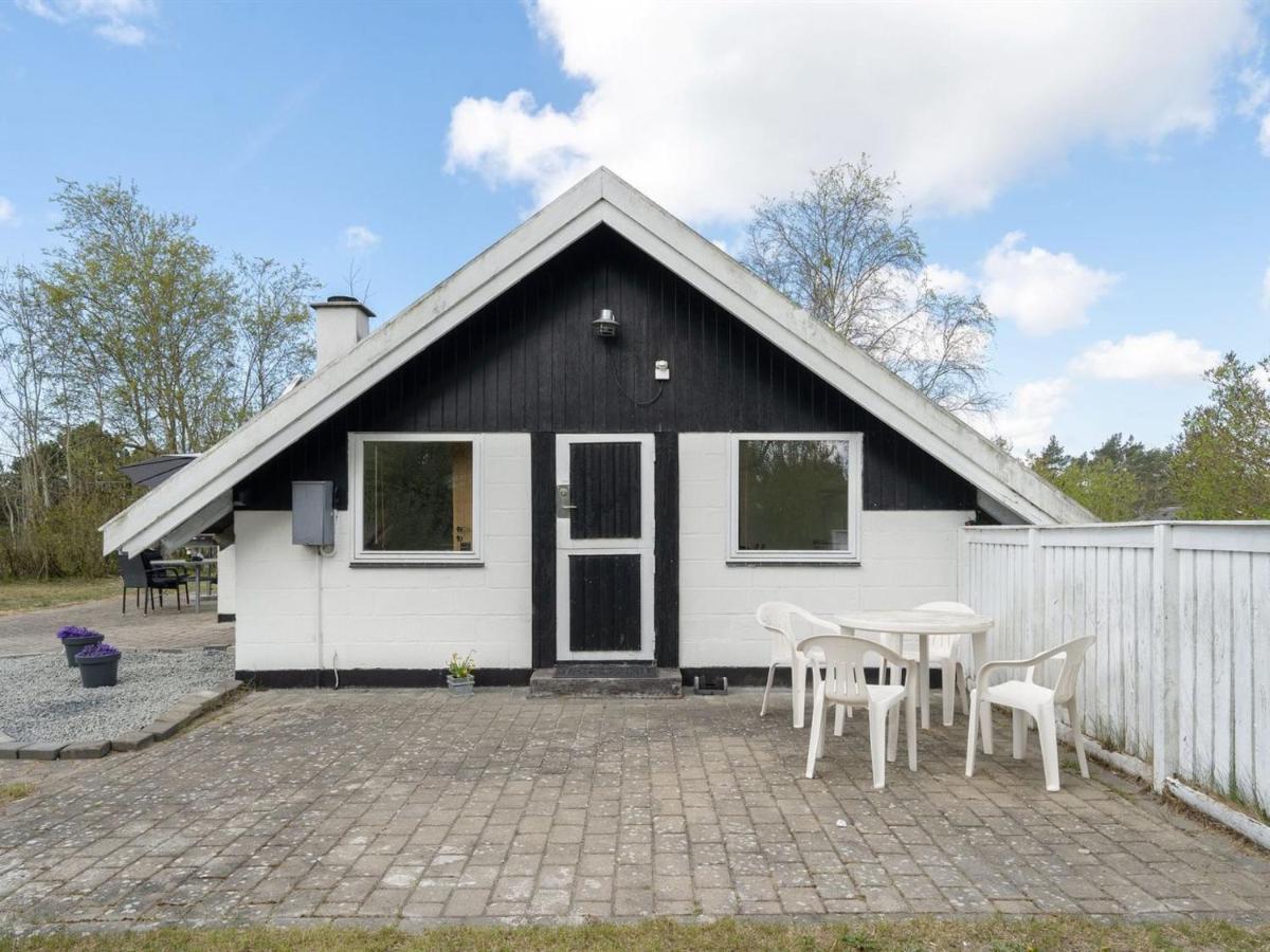 Holiday Home Arnfin - 160M From The Sea In Lolland- Falster And Mon By Interhome Rødby Exteriör bild